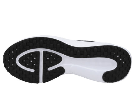 Nike Revolution 8