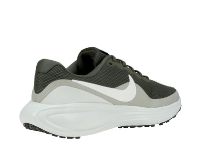 Nike Revolution 8