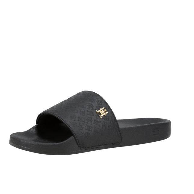 Th Monogram Poolside