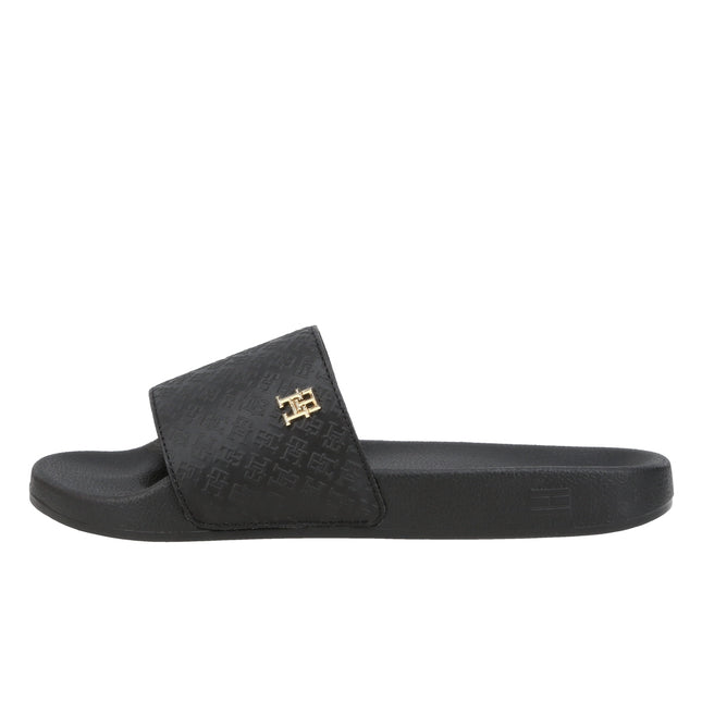 Th Monogram Poolside