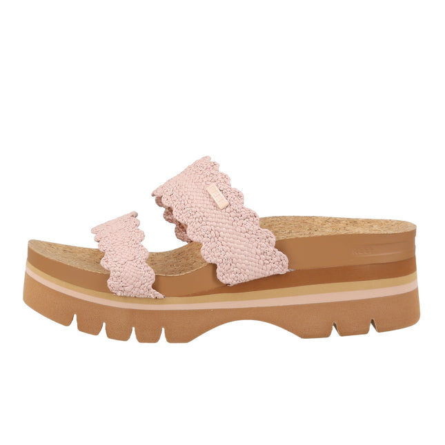 Cushion Vista Higher Scalloped